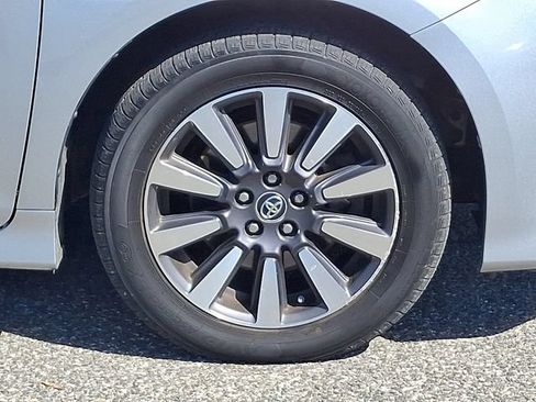 Used 2020 Toyota Sienna XLE Premium AWD/4WD image 28
