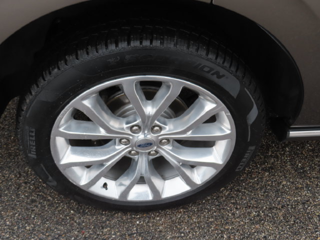 Used 2019 Ford Expedition Limited w/ Equipment Group 302A AWD/4WD image 15