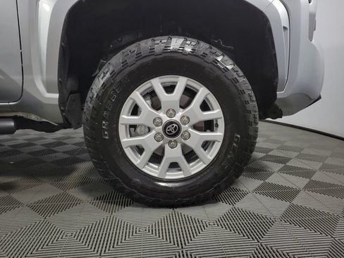 Used 2024 Toyota Tacoma SR5 AWD/4WD image 11