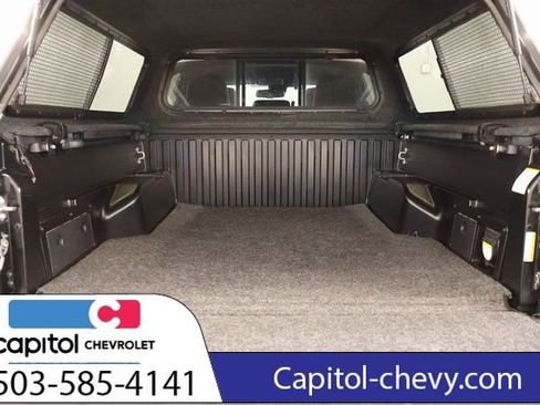 Used 2018 Toyota Tacoma TRD Sport AWD/4WD image 28