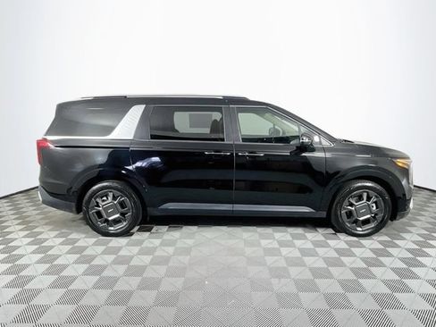 Used 2025 Kia Carnival EX FWD image 9