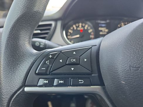 Used 2017 Nissan Rogue S FWD image 21