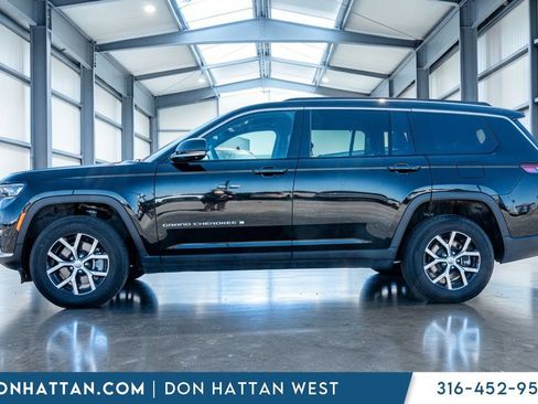 Used 2024 Jeep Grand Cherokee L Limited w/ Luxury Tech Group II AWD/4WD image 2