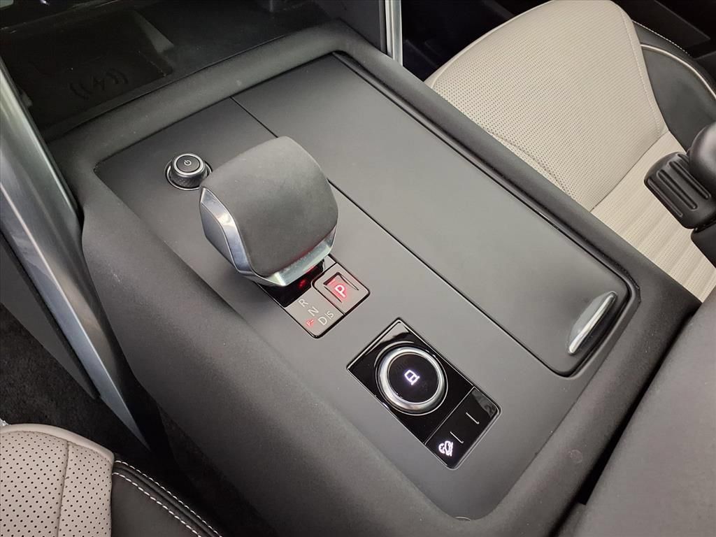 Used 2023 Land Rover Discovery HSE R-Dynamic AWD/4WD image 23