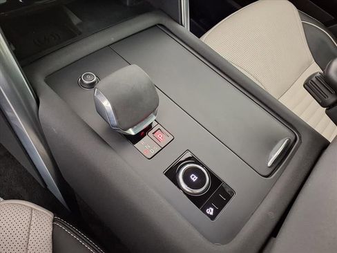 Used 2023 Land Rover Discovery HSE R-Dynamic AWD/4WD image 23
