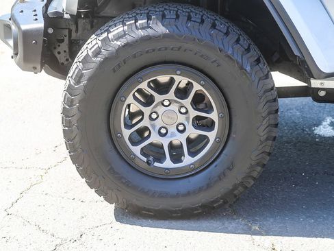 Used 2023 Jeep Wrangler Unlimited Rubicon 392 w/ Xtreme Recon 35" Tire Package image 9