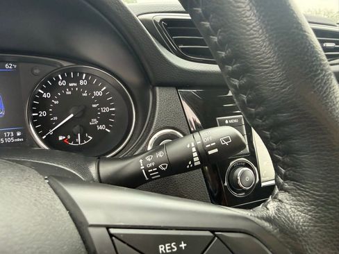 Used 2022 Nissan Rogue Sport SV FWD image 32