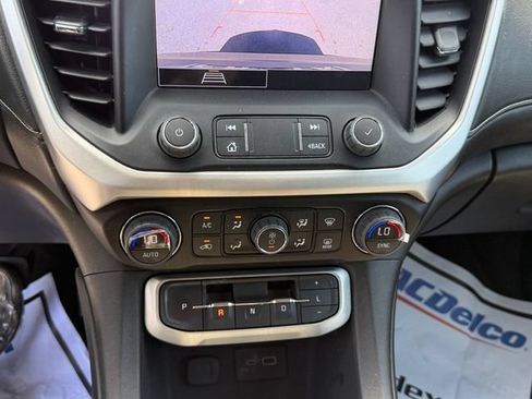 Used 2023 GMC Acadia SLE FWD image 16