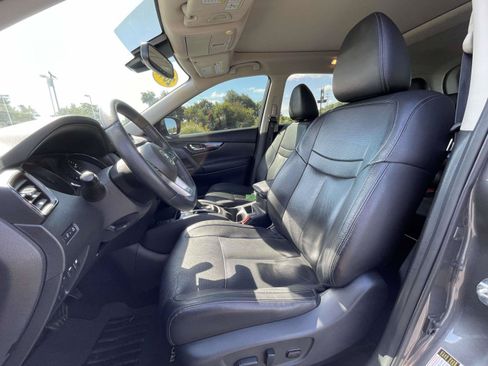 Used 2019 Nissan Rogue SL w/ Premium Package FWD image 18