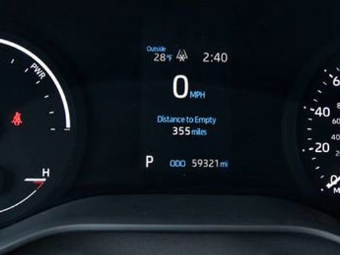 Certified 2023 Toyota Sienna XLE image 29