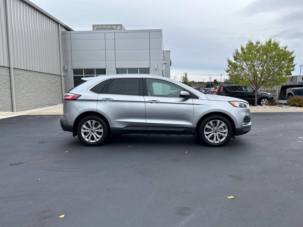 Used 2024 Ford Edge Titanium AWD/4WD image 5