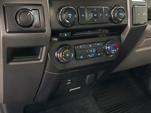 Used 2018 Ford F550 4x4 Regular Cab Super Duty image 49