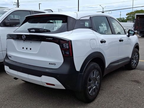 Used 2025 Nissan Kicks S AWD/4WD image 3