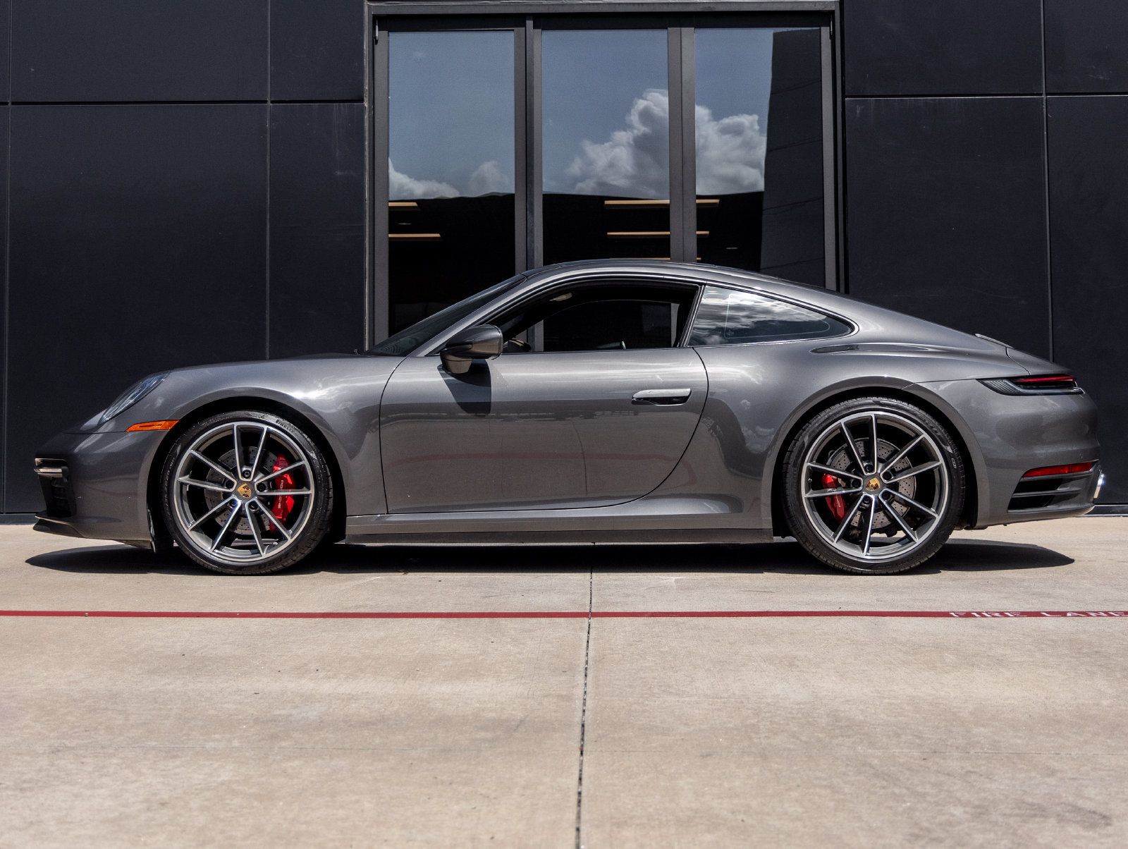 Certified 2020 Porsche 911 Carrera 4S AWD/4WD image 2