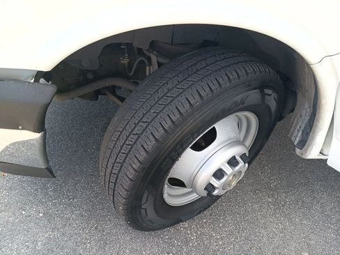 Used 2019 Chevrolet Express 3500 w/ Power Convenience Package image 24