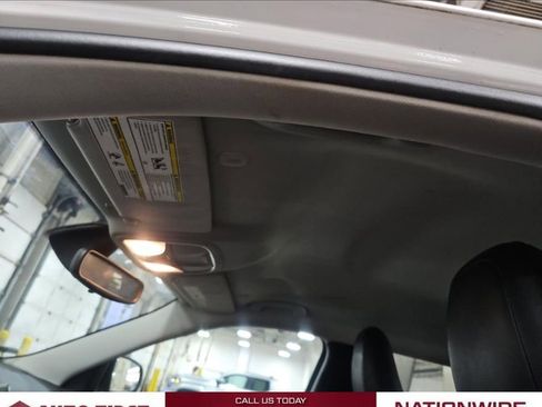 Used 2020 Jeep Cherokee Trailhawk image 11