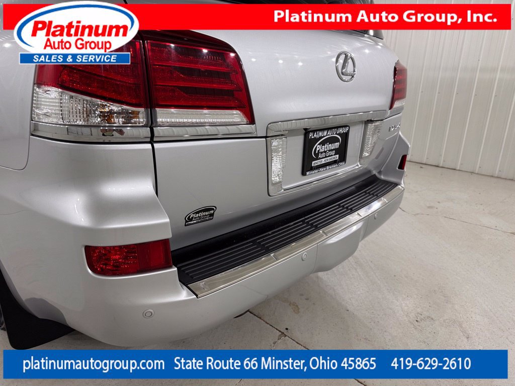Used 2014 Lexus LX 570 4WD w/ Luxury Package image 11