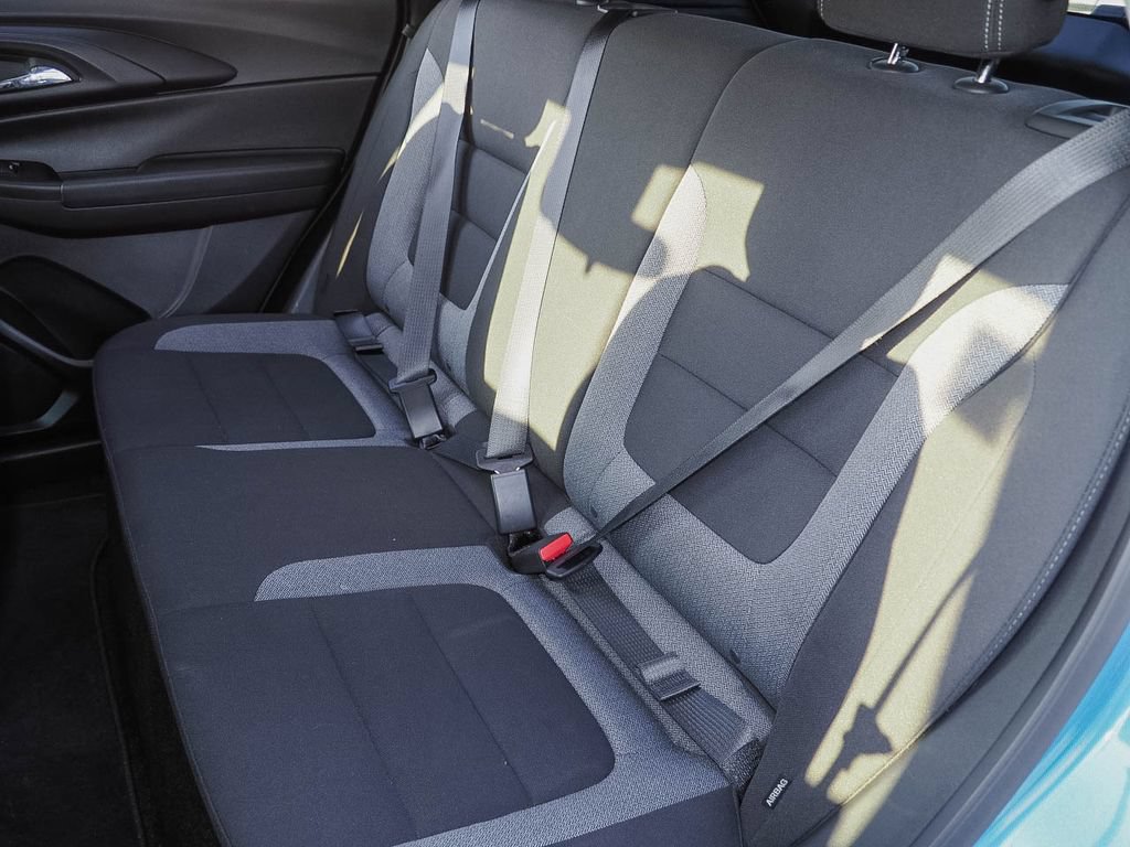 Used 2025 Chevrolet TrailBlazer LT w/ LT Cold Weather Package FWD image 20