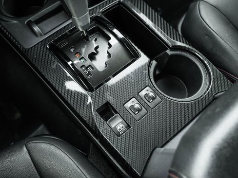 Used 2024 Toyota 4Runner TRD Off-Road Premium image 16