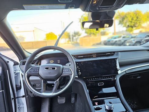 New 2026 Jeep Grand Cherokee L Limited image 25