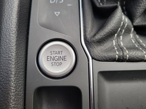 Certified 2021 Volkswagen Atlas SE image 23