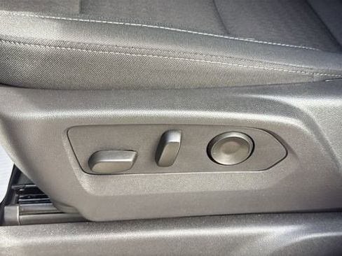 Used 2025 Chevrolet Silverado 1500 Custom image 20