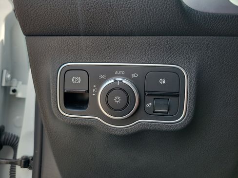 Certified 2024 Mercedes-Benz GLB 250 image 20