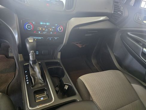Used 2017 Ford Escape SE w/ Equipment Group 201A FWD image 22