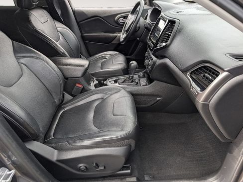 Used 2019 Jeep Cherokee Limited AWD/4WD image 18