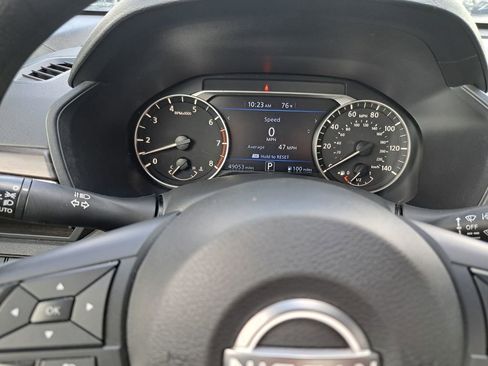 Used 2024 Nissan Altima 2.5 SV image 12