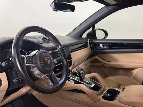 Used 2020 Porsche Cayenne image 4
