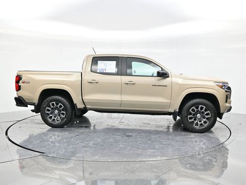 Used 2023 Chevrolet Colorado Z71 w/ Z71 Convenience Package 2 image 4
