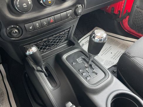 Used 2018 Jeep Wrangler Unlimited Sport S AWD/4WD image 14