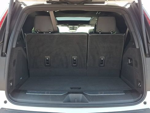 Certified 2024 Cadillac Escalade Premium Luxury AWD/4WD image 28