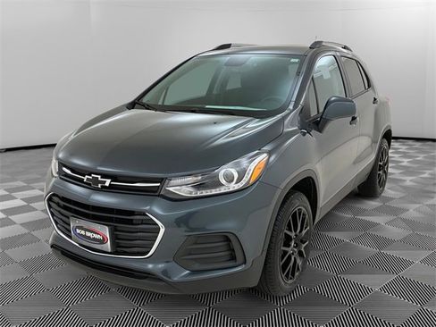 Used 2022 Chevrolet Trax LT w/ Driver Confidence Package image 7
