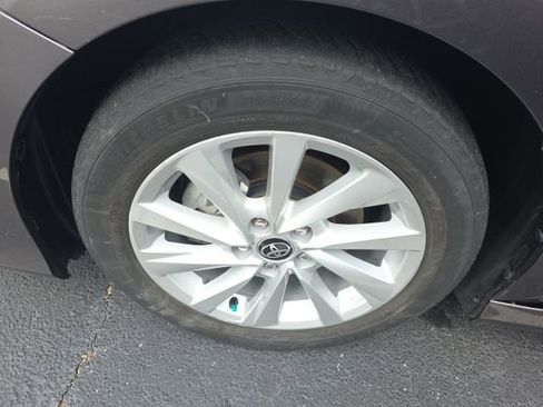 Used 2022 Toyota Camry LE image 14