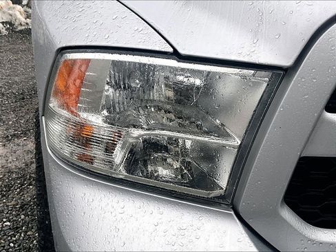 Used 2018 RAM 1500 Express w/ Express Value Package image 28