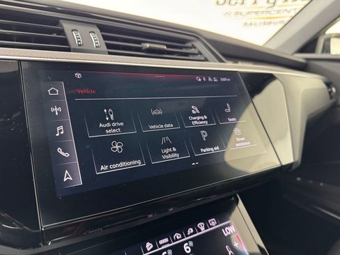 Used 2022 Audi e-tron S Prestige w/ Prestige Package AWD/4WD image 30