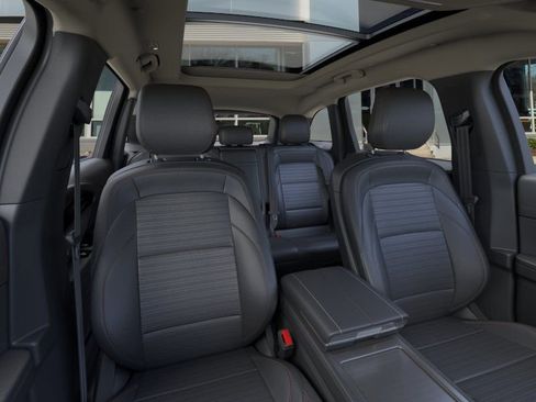 New 2026 Lincoln Nautilus Reserve w/ Jet Appearance Package image 10