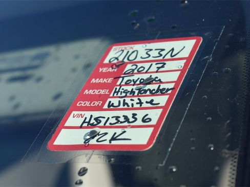 Used 2017 Toyota Highlander XLE image 42