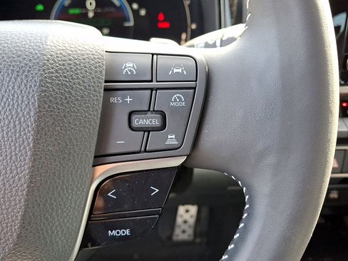 Used 2025 Toyota Camry SE w/ Convenience Package AWD/4WD image 18