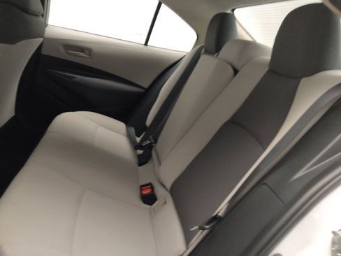 Used 2022 Toyota Corolla LE FWD image 18