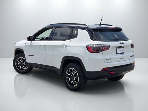 Used 2025 Jeep Compass Trailhawk AWD/4WD image 6