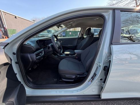 Used 2025 Kia K4 LXS image 25