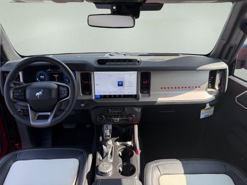 New 2026 Ford Bronco Outer Banks w/ Sasquatch Package AWD/4WD image 12