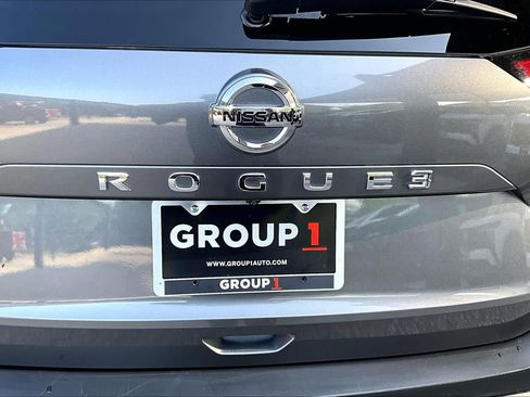 Used 2021 Nissan Rogue S FWD image 10
