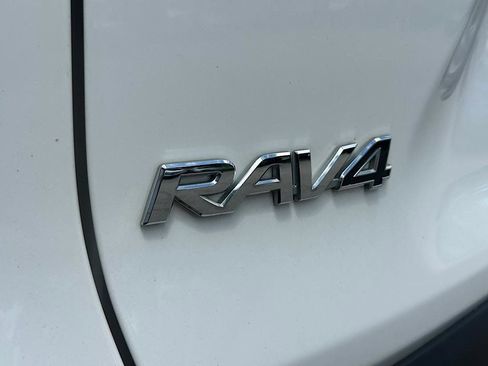 Certified 2019 Toyota RAV4 LE FWD image 26