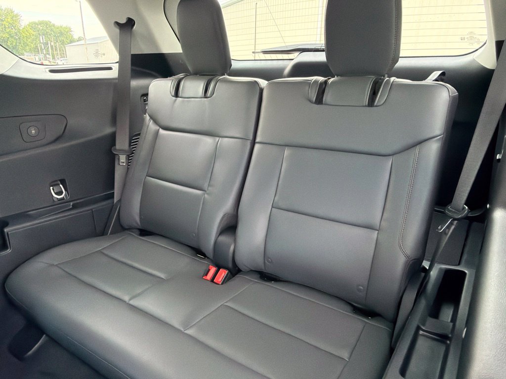 Certified 2025 Ford Explorer Active w/ Active Comfort Package AWD/4WD image 14