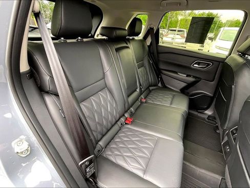 Used 2025 Nissan Rogue Platinum AWD/4WD image 38