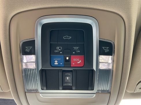 Used 2021 RAM 1500 Laramie image 11